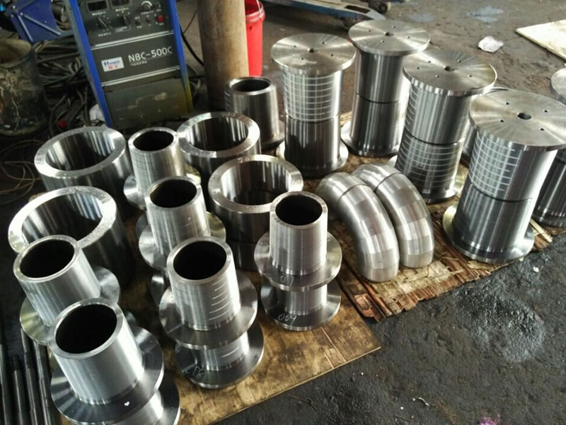 Pipe fittings mould