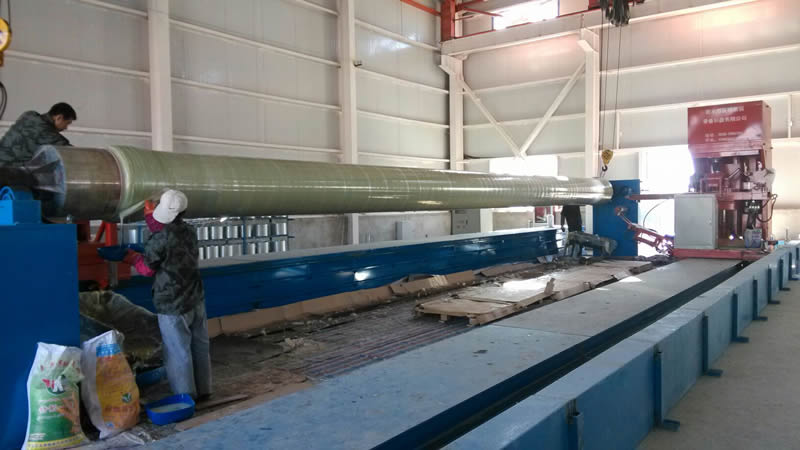Double sided sand-filling pipe equipment